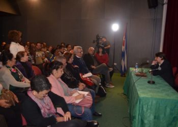 Ofrece Francisco Sierra Caballero conferencia magistral en La Habana