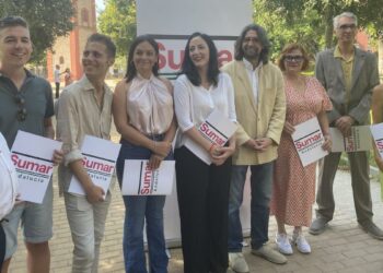 “Sumar, contar, coser y cantar”: Sierra presenta en Sevilla un proyecto político “para ganar un país”