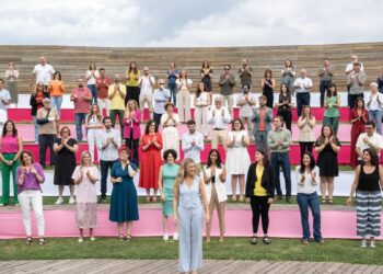 Profesores, activistas, un presentador de la tele y una chirigotera: las nuevas caras de Sumar para el Congreso