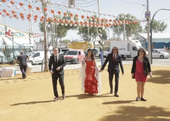 El diputado de Sumar Francisco Sierra se casa en la caseta ‘La Pecera’ de la Feria de Abril de Sevilla