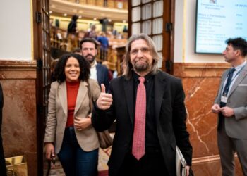 El Congreso pide explicaciones al Gobierno por el retraso en la aplicación de la ley europea de medios